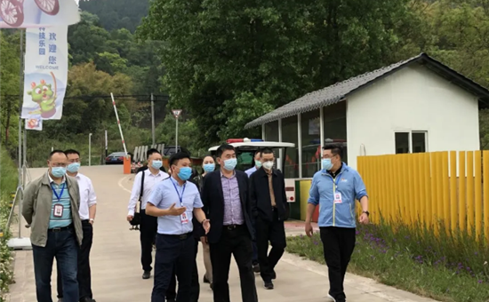 四川旅投集团党委委员、副总经理沈钧一行到金龙长城景区调研 1周前